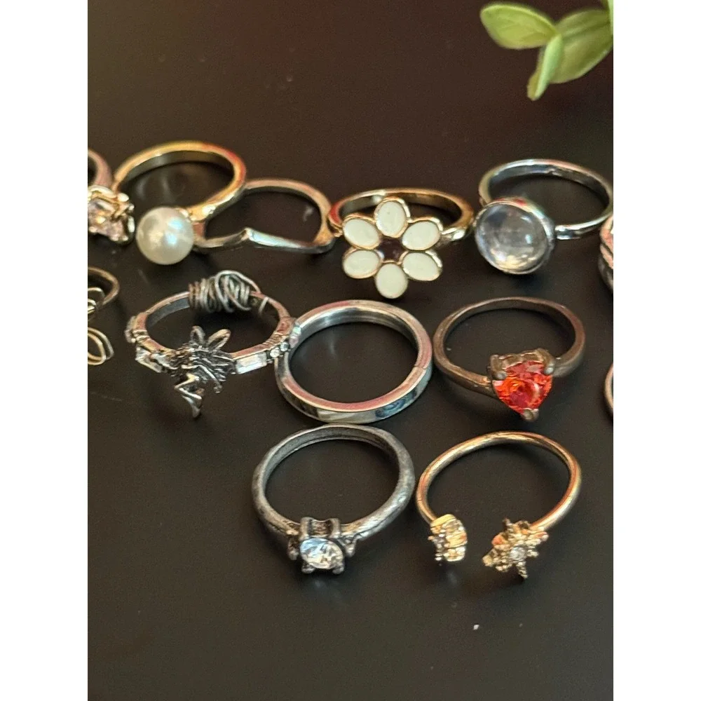Lot of  Fashion Rings Size 6.5 Mixed Metal Boho Floral Heart Celestial Set